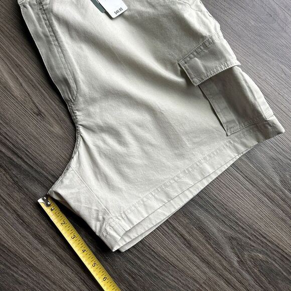 LL Bean Cargo Shorts Men's Size 35 Tropic Weight Comfort Waist Beige NWT - Picture 6 of 6
